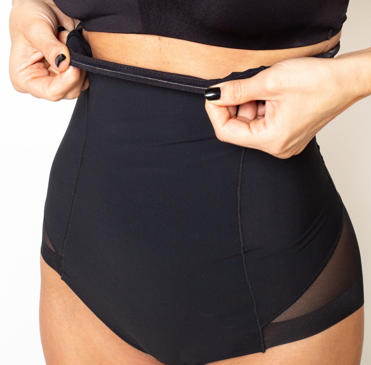 Calzón Faja Control Alto Negro Microfibra Invisible con Compresión Firme
